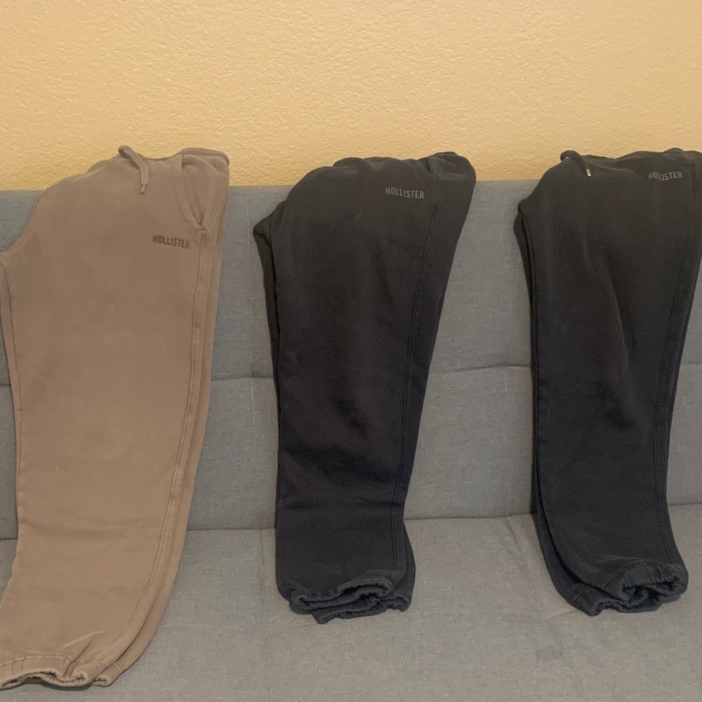 Hollister Men's Sweatpants in Tan, Black, and Gray